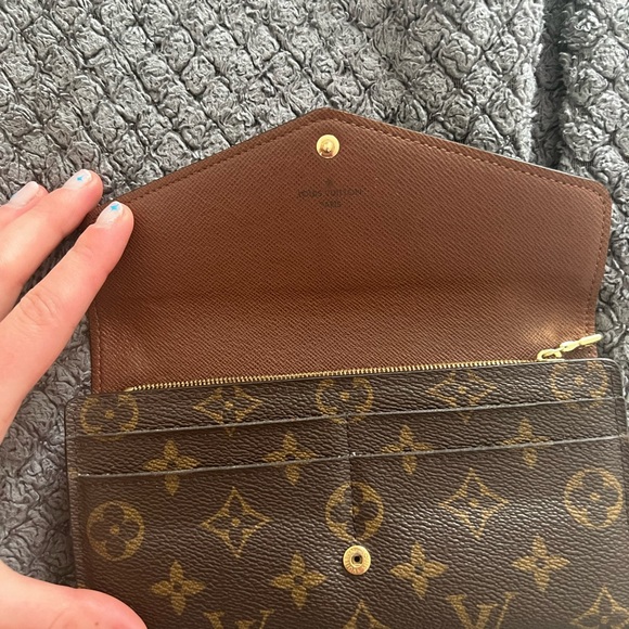 Authentic Louis Vuitton Sarah wallet - Picture 4 of 8